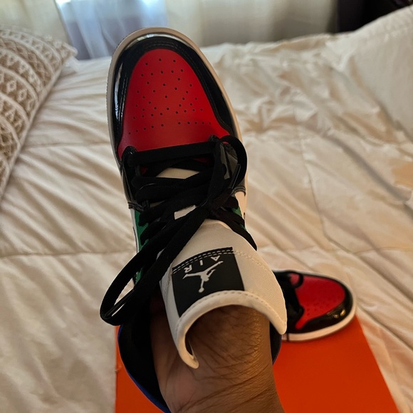 WOMEN'S NIKE AIR JORDAN PATENT LEATHER HI TOPS!! NO BOX. - Picture 6 of 8